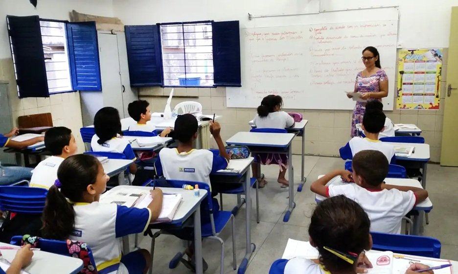 Desemprego baixo e alta no registro em carteira: volta do ano letivo contribuiu para o resultado do trimestre. Foto: Agência Brasil. Desemprego baixo e alta no registro em carteira Volta do ano letivo contribuiu para o resultado do trimestre. Foto Agência Brasil