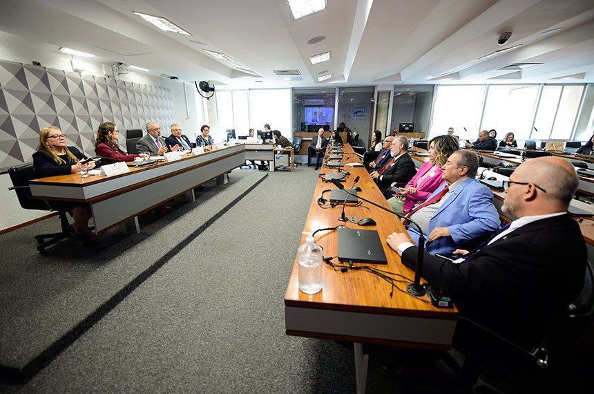 Frentistas de SP participam de debate sobre redução da jornada de trabalho sem corte de salário