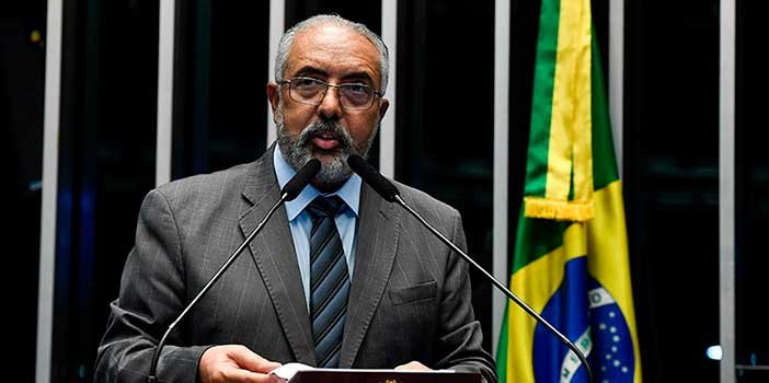 Paim defende assinatura presencial para empréstimos a aposentados do INSS