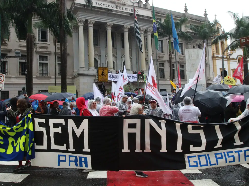 Mobilização nacional de lutas pela democracia e contra anistia a golpistas em São Paulo, 23/03/2024. Foto: Rovena Rosa/Agência Brasil Mobilização nacional de lutas pela democracia e contra anistia a golpistas em São Paulo, 23/03/2024. Foto: Rovena Rosa/Agência Brasil