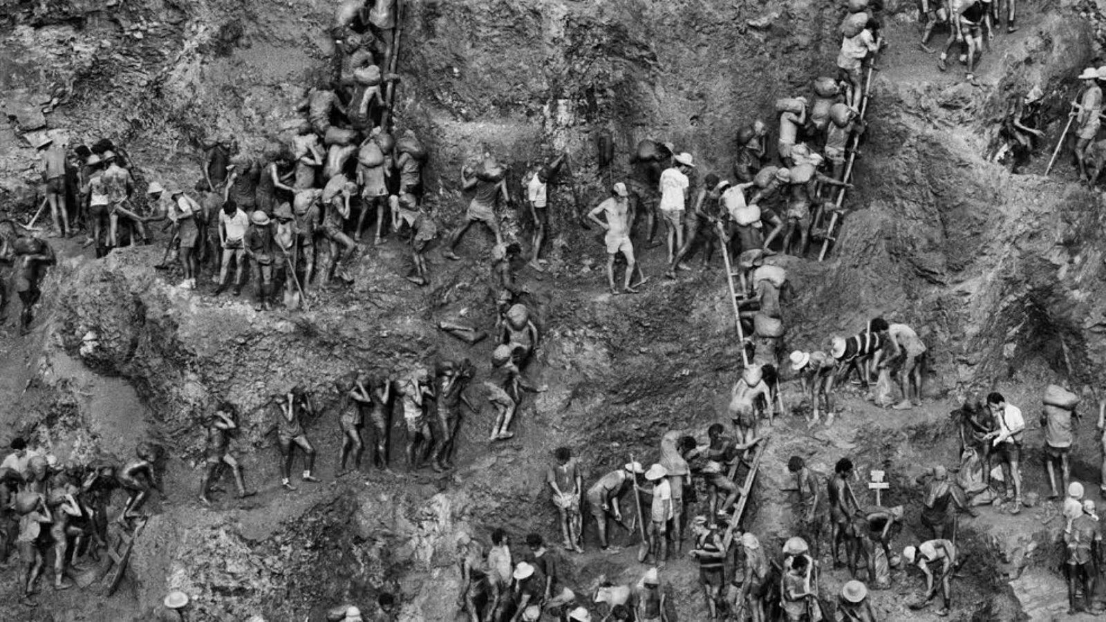 Uma das fotos que Sebastião Salgado tirou em Serra Pelada em 1986. Uma das fotos que Sebastião Salgado tirou em Serra Pelada em 1986.