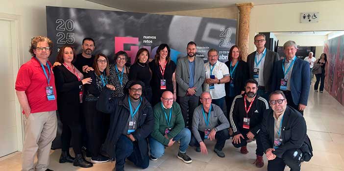 Metalúrgicos do ABC participam de discussões sindicais na Espanha Metalúrgicos do ABC participam de discussões sindicais na Espanha