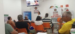 Alunos do curso de Portaria de Edifício, que se formaram em 2024