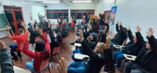 Metalúrgicos de São Leopoldo (RS) aprovam pauta da campanha salarial