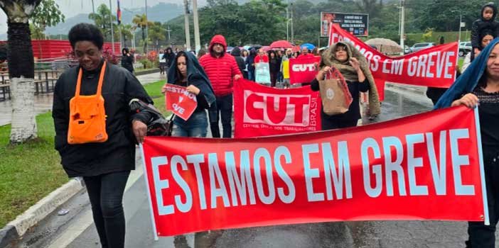 Trabalhadores da educação entram em greve por melhores condições em Mairiporã