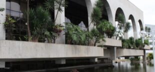 A CNTC reafirma seu posicionamento sobre trabalho aos feriados.