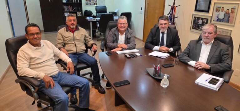 Sindicalistas debatem NR-12 na Fequimfar