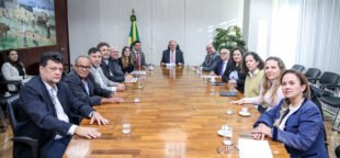Alckmin debate com sindicalistas demandas do setor da borracha
