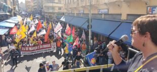 O ato na 25 de março mobilizou centenas em defesa dos trabalhadores e do comércio contra o tarifaço dos Estados Unidos.