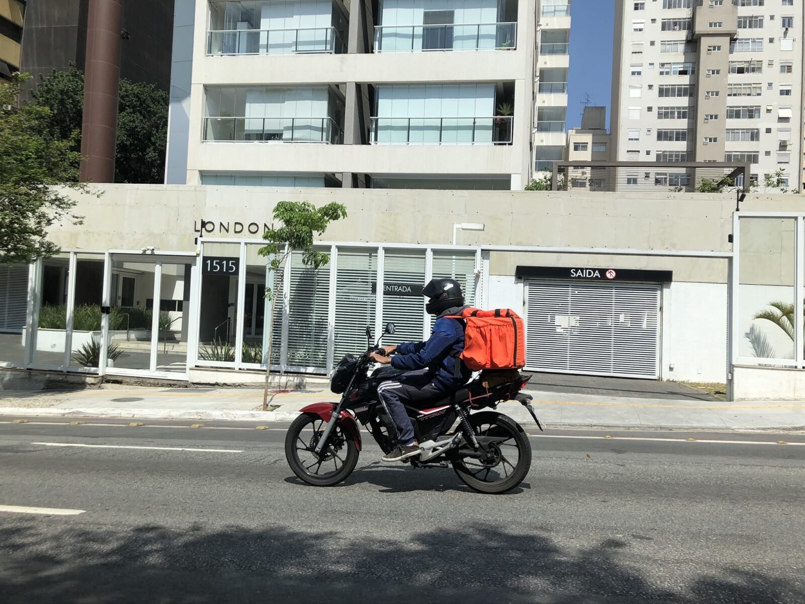 TST prepara teses para plataformas e pejotização