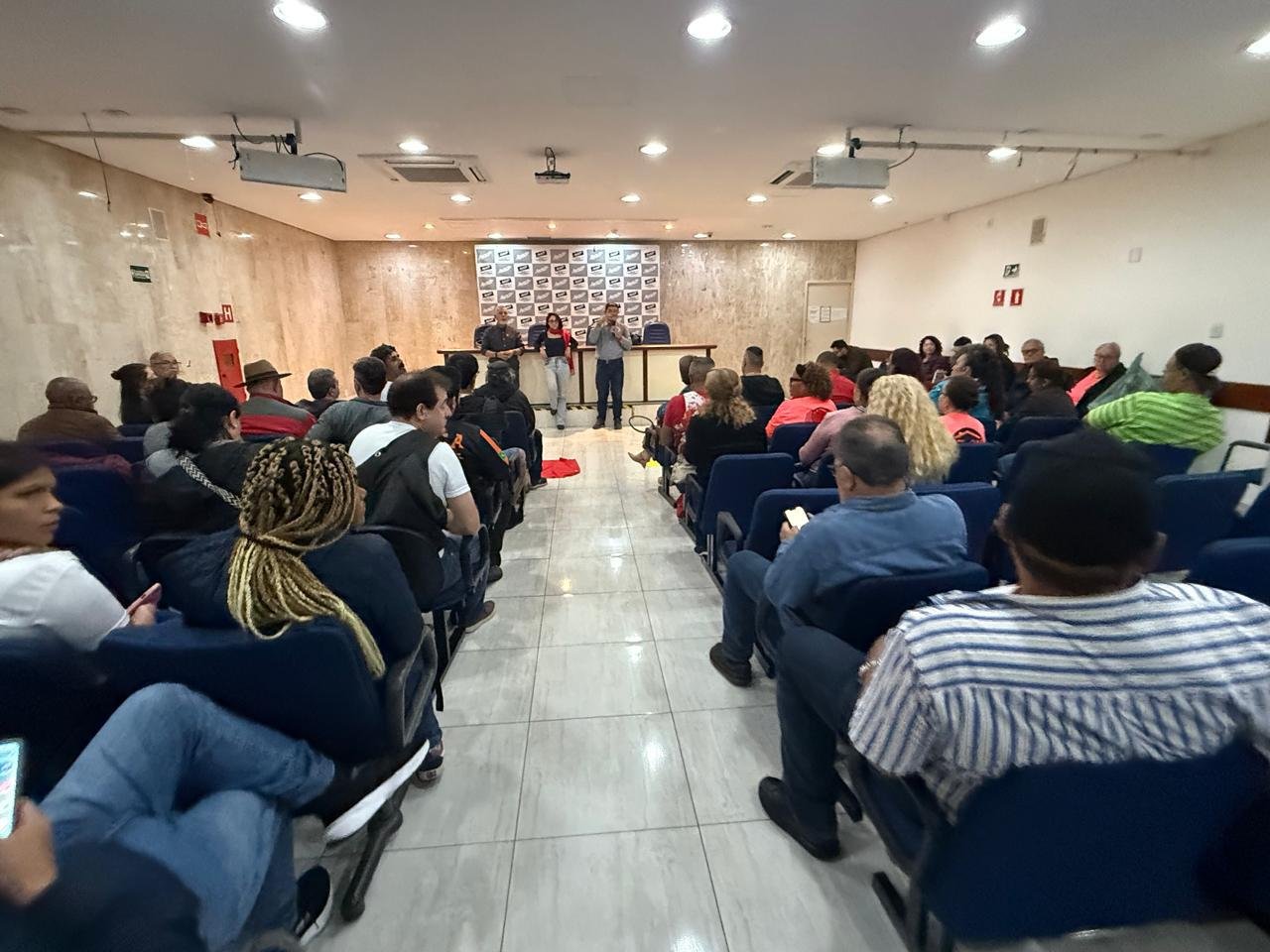 Plenária de organização do 7 de setembro realizada na APEOESP