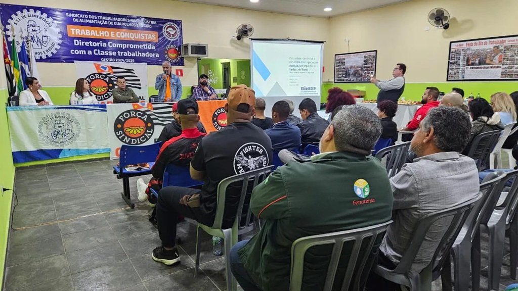 Seminário sobre conjuntura econômica e comunicação sindical