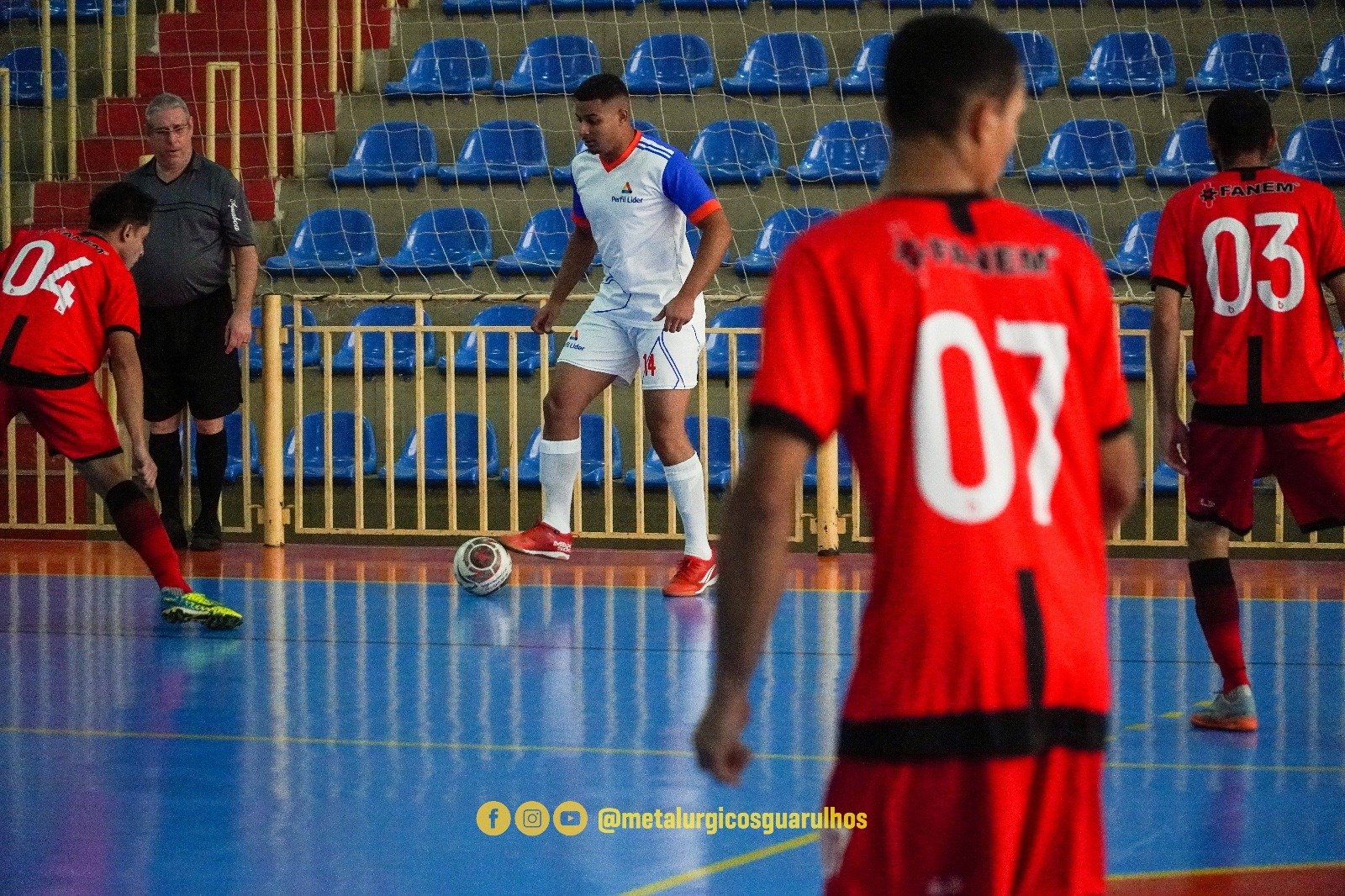 O Campeonato de Futsal dos Metalúrgicos de Guarulhos inicia neste domingo. O Campeonato de Futsal dos Metalúrgicos de Guarulhos inicia neste domingo.