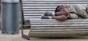 Desemprego e inflação nos EUA contradizem as promessas do governo atual.