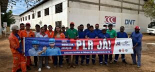 Assembleias Sintepav-BA destacam a importância da Participação nos Lucros e Resultados para a qualidade de vida dos trabalhadores. Na foto assembleia em Cocos, Bahia