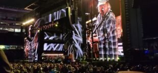 Nei lYoung no Farm Aid 2025. Festival chega aos 40 anos