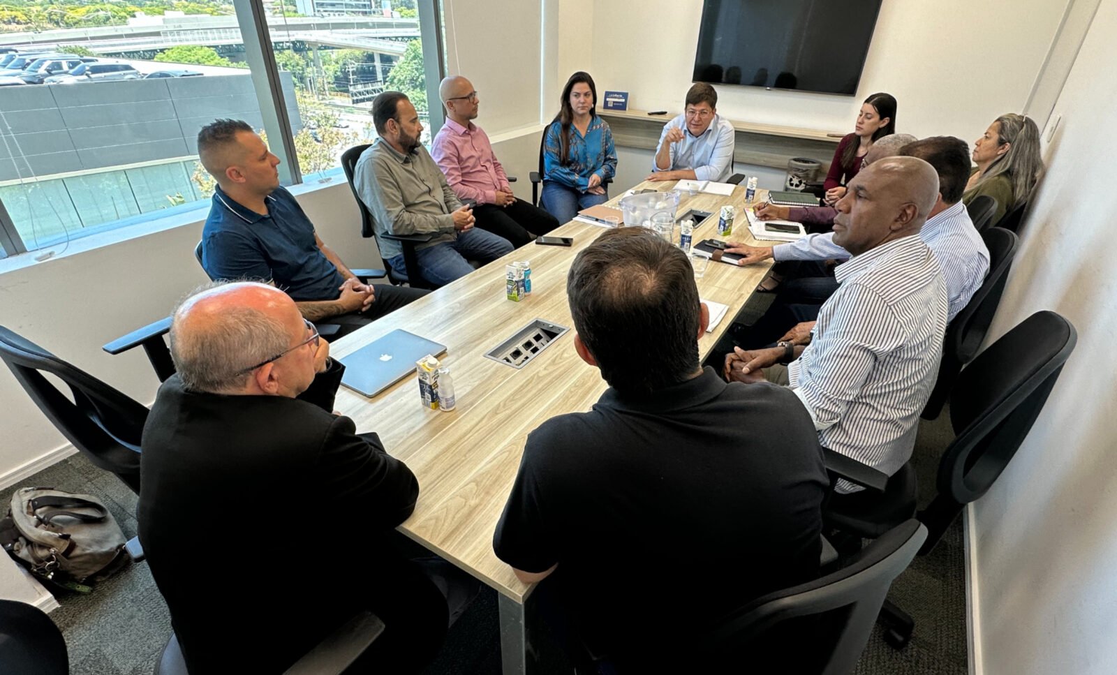 Sindicatos entregam pauta unificada à Lactalis e reforçam luta por igualdade