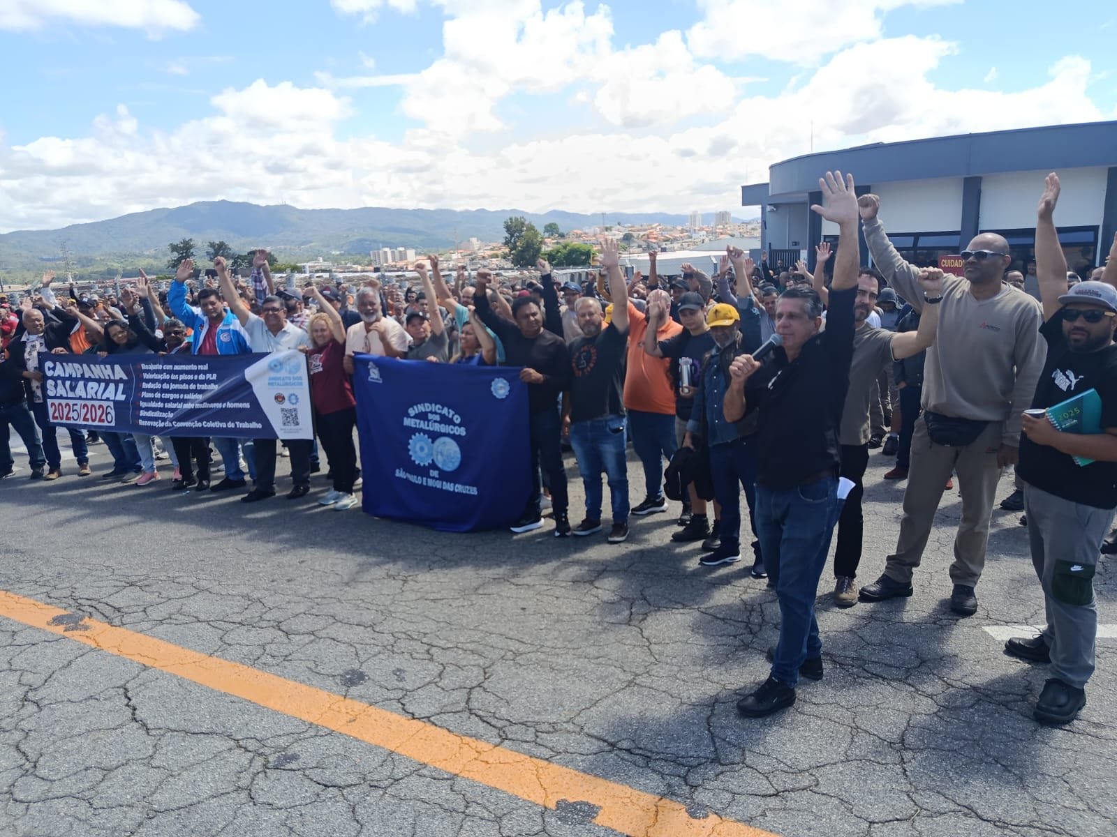 Sindicato mobiliza trabalhadores da AGCO por direitos e salário