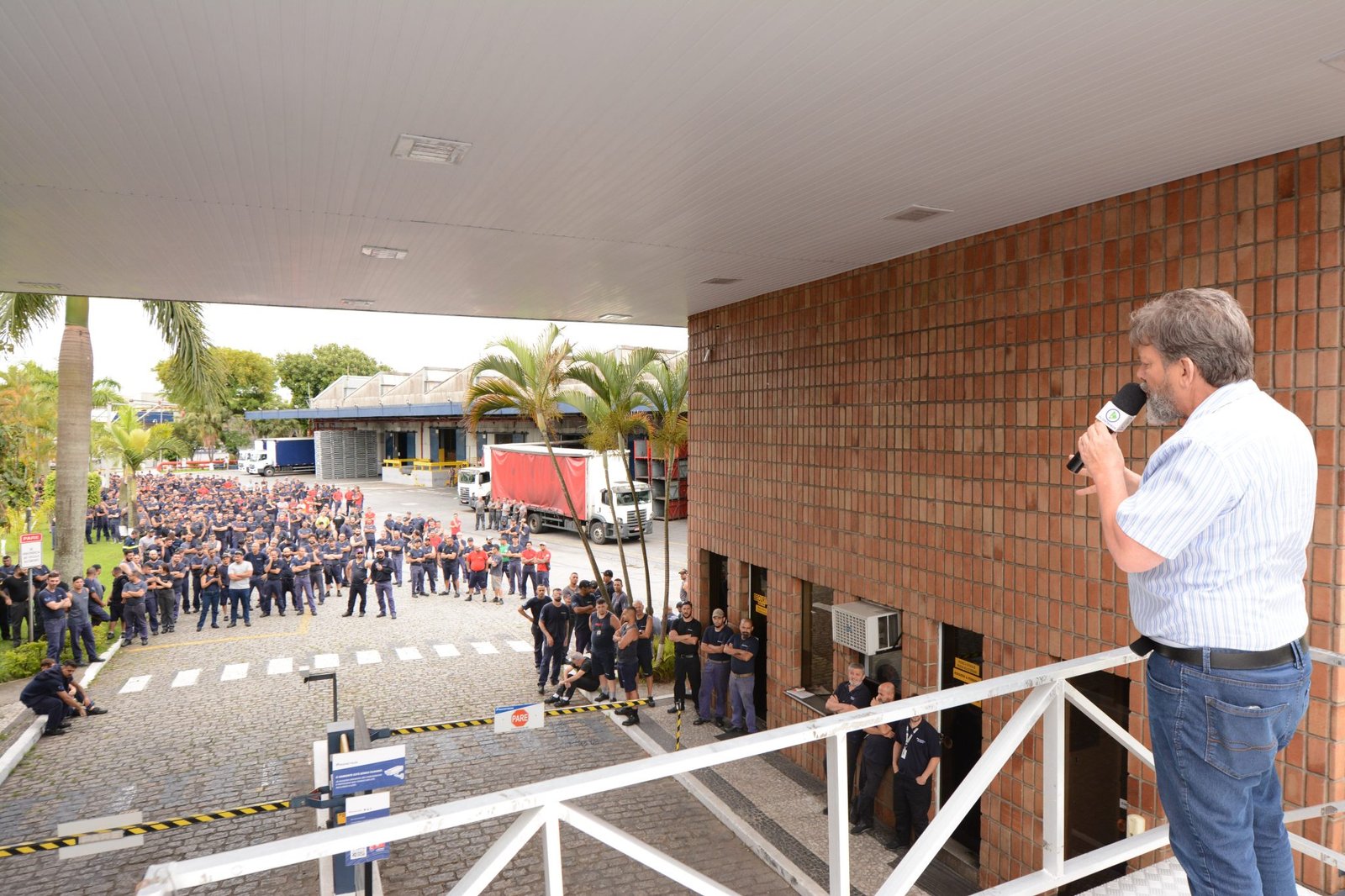 Márcio Ferreira, presidente do Sintrabor, na Campanha Salarial 2026. Saiba como os trabalhadores do setor pneumático aprovaram novas reivindicações em assembleia. Márcio Ferreira, presidente do Sintrabor, na Campanha Salarial 2026. Saiba como os trabalhadores do setor pneumático aprovaram novas reivindicações em assembleia.