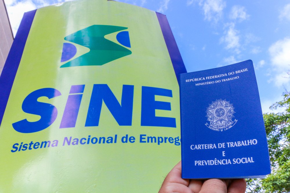 O SINE pode contribuir para a política de trabalho no Brasil, respondendo às transformações no mercado de trabalho. Foto: Carlessandro Sousa/Governo Tocantins O SINE pode contribuir para a política de trabalho no Brasil, respondendo às transformações no mercado de trabalho. Foto: Carlessandro Sousa/Governo Tocantins