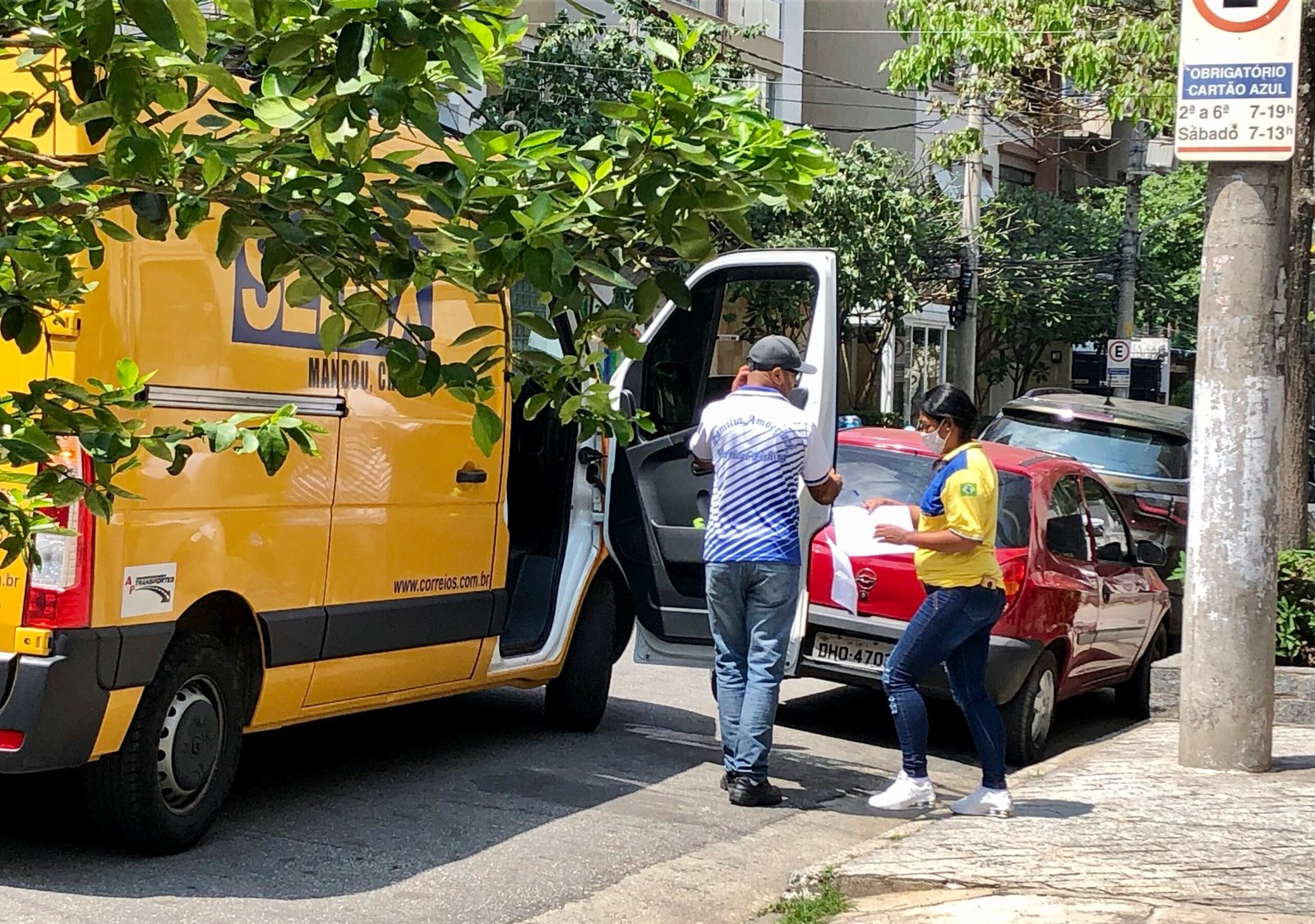 Os maiores avanços responsáveis pelo baixo desemprego ocorreram nas atividades de transporte, armazenagem e correio, que ganharam 235 mil trabalhadores no trimestre Os maiores avanços responsáveis pelo baixo desemprego ocorreram nas atividades de transporte, armazenagem e correio, que ganharam 235 mil trabalhadores no trimestre