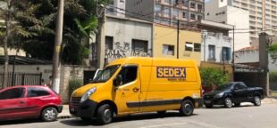 Trabalhadores dos Correios entram em greve