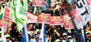 Relator apresenta proposta gradual de redução da jornada e regras para trabalho no fim de semana. Foto: Paulo Pinto/Agência Brasil