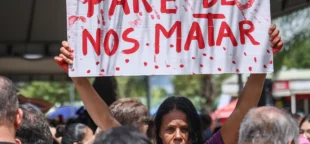 Basta de feminicídio: um chamado à ação. Saiba mais sobre a lei de 2024 e o que ela significa para as mulheres no Brasil.