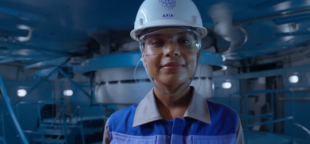 A Axia Energia enfrenta acusações de sindicatos sobre um artifício jurídico em relação à Participação nos Lucros ou Resultados. Descubra mais. Imagem reproduzida de vídeo institucional da Axia Energia.