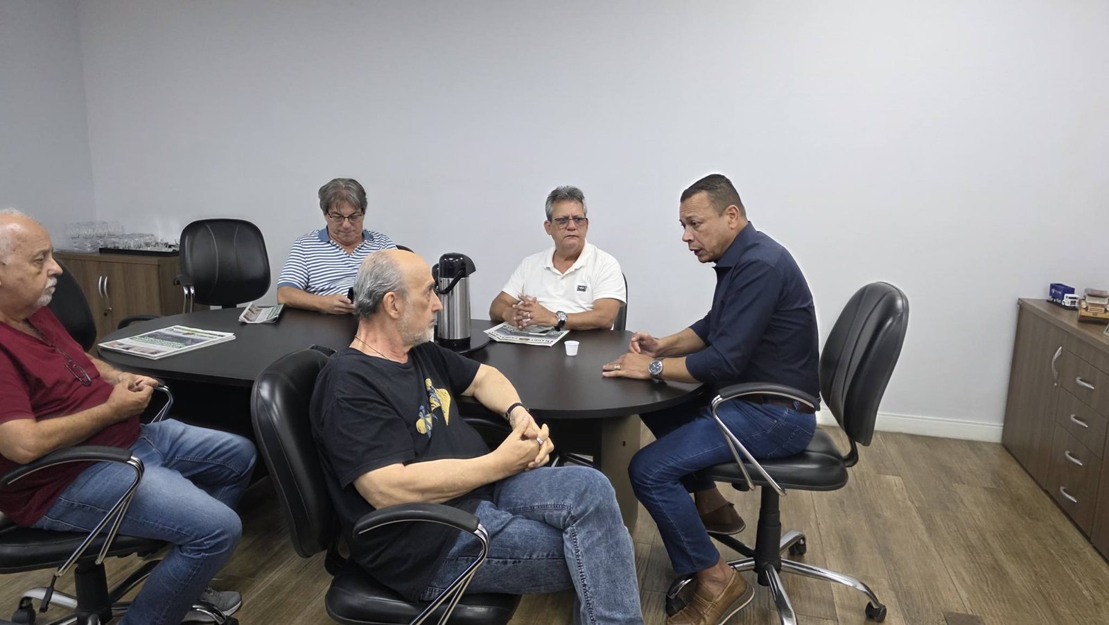 O prefeito de Cubatão (SP), César Nascimento (PSD) e sindicalistas do setor químico