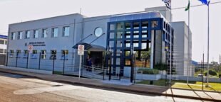 Reintegração de trabalhador é garantida pelo STIAL após caso de discriminação.