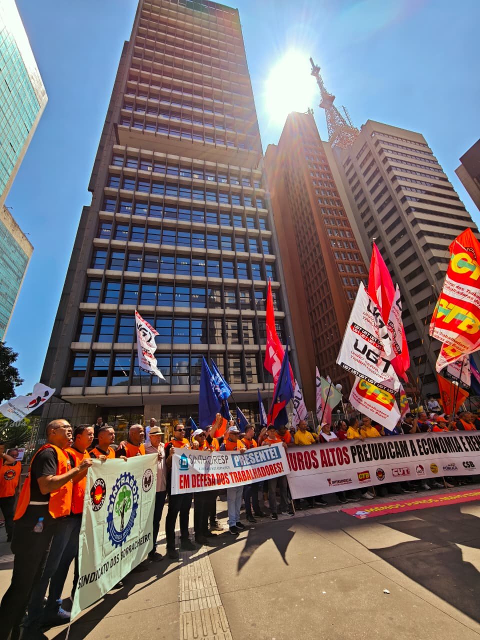 "Irresponsabilidade social", Força Sindical critica juros a 15%