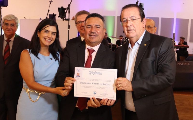 A nova Diretoria do Sincomerciários de Santos e Região foi empossada em uma cerimônia com cerca de 300 convidados. A nova Diretoria do Sincomerciários de Santos e Região foi empossada em uma cerimônia com cerca de 300 convidados.