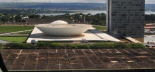 Saiba mais sobre a discussão da Escala 6x1 na Câmara e como a PEC 8/25 pode mudar o cenário político atual.