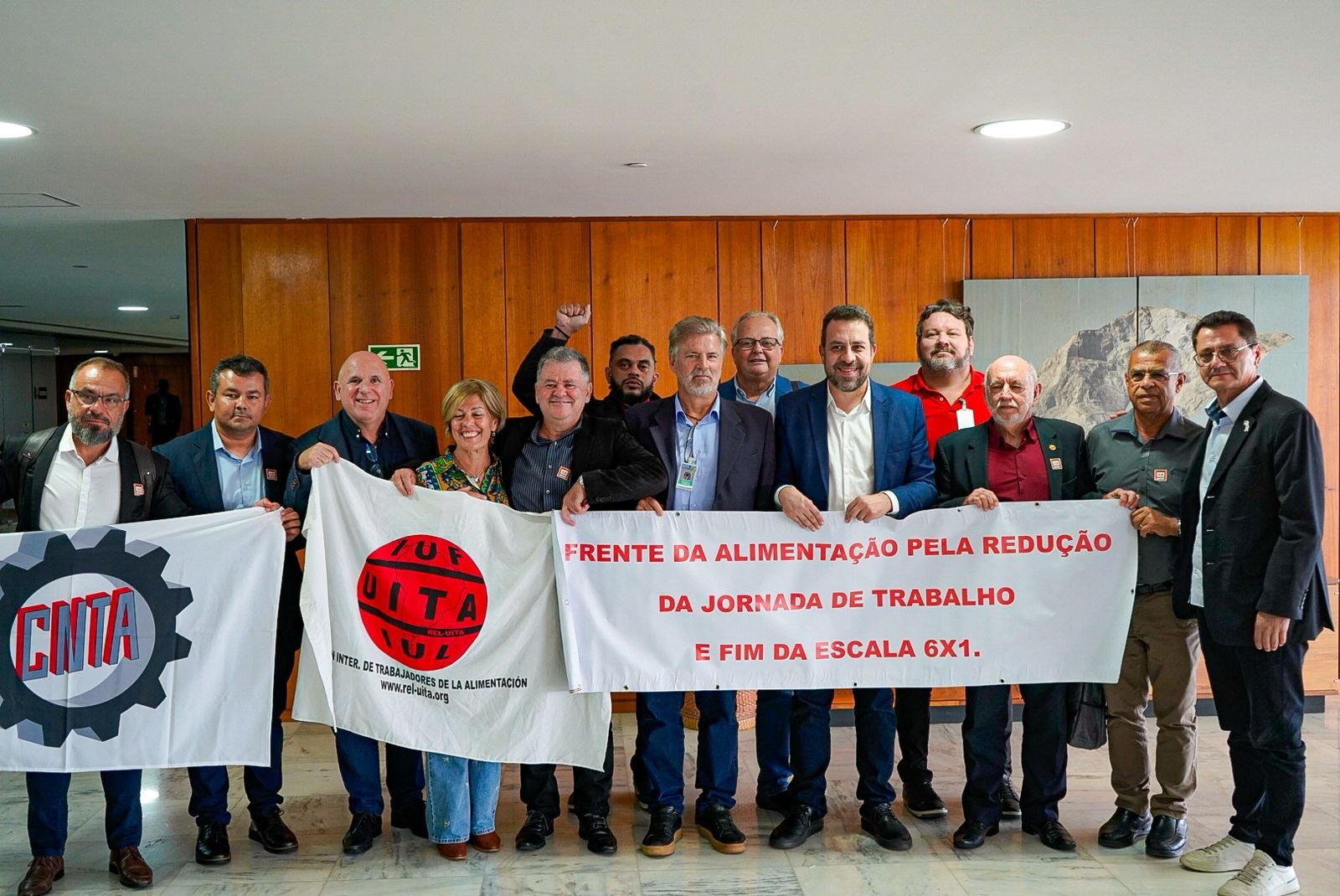 Com Boulos, Artur Bueno Júnior e representantes da Alimentação defendem o fim da Escala 6×1