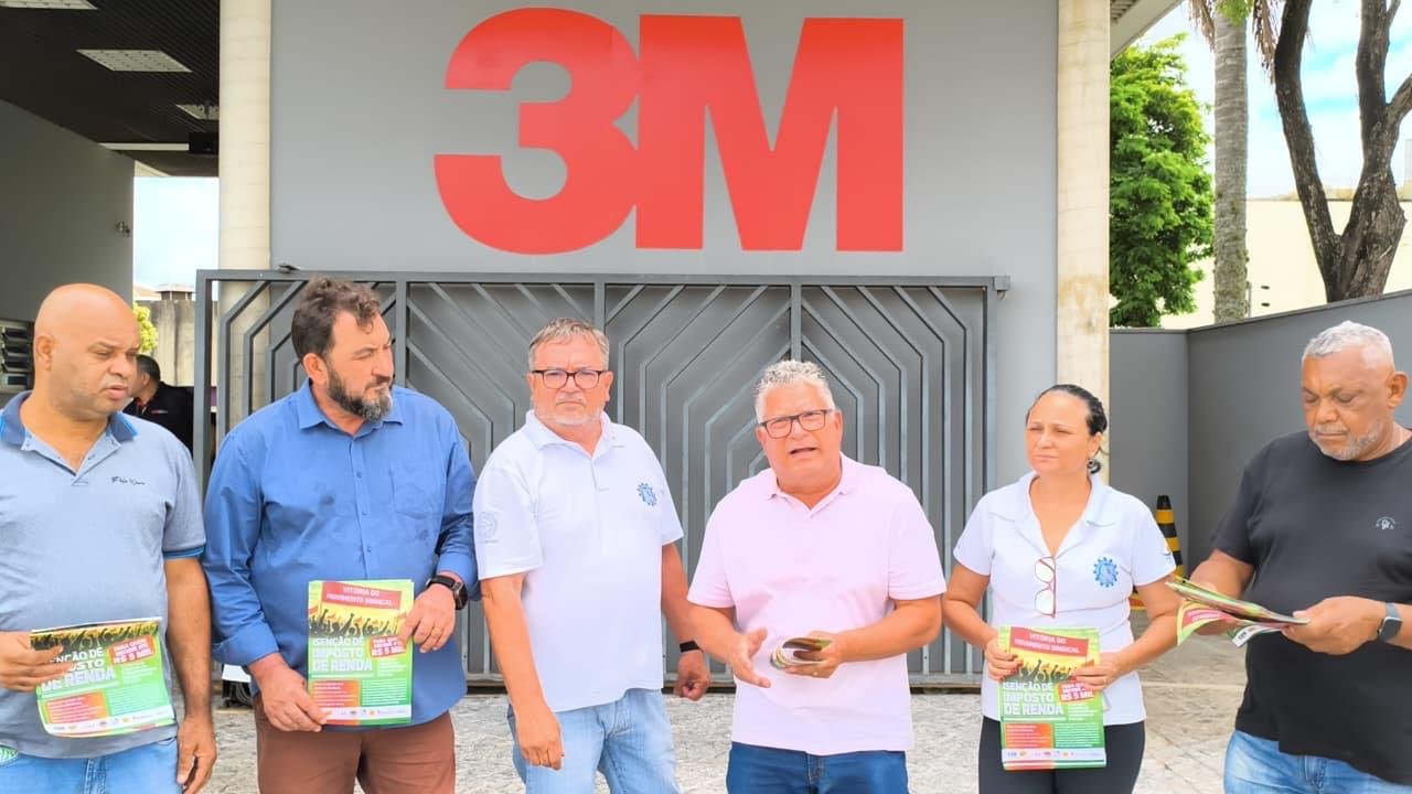 Sérgio Leite discute os direitos dos químicos em recente ato, focando na isenção de IR e conquistas importantes para a classe.