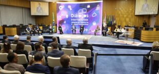 Diálogos Internacionais: abertura de evento traz alertas sobre precarização do trabalho