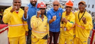 Campanha Salarial Sintepav Bahia 2026: assembleias que garantem direitos no setor de construção. Na foto, o presidente Irailson Gazo com trabalhadores em Calçada.