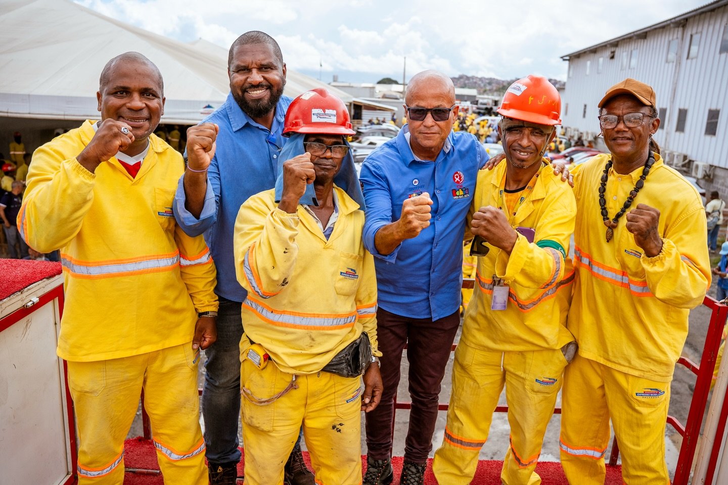 Campanha Salarial Sintepav Bahia 2026: assembleias que garantem direitos no setor de construção. Na foto, o presidente Irailson Gazo com trabalhadores em Calçada.