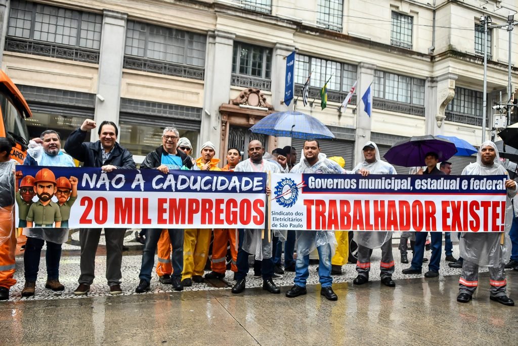 ANEEL: Sindicato fas ato contra a caducidade em Sâo Paulo.
