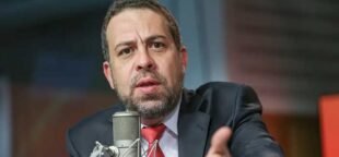 Boulos negocia e caminhoneiros suspendem greve