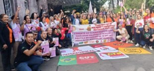 Panfletagem marca abertura do Março Mulher em São Paulo