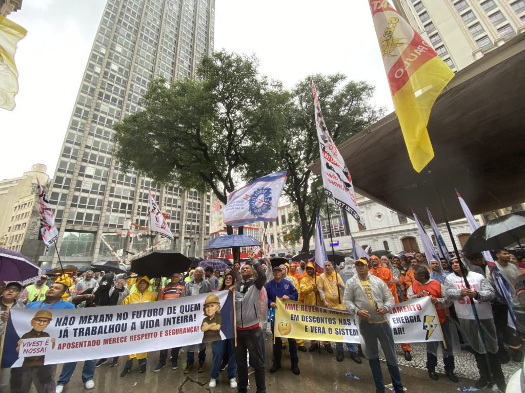 Participação no ato sobre caducidade da Enel em SP