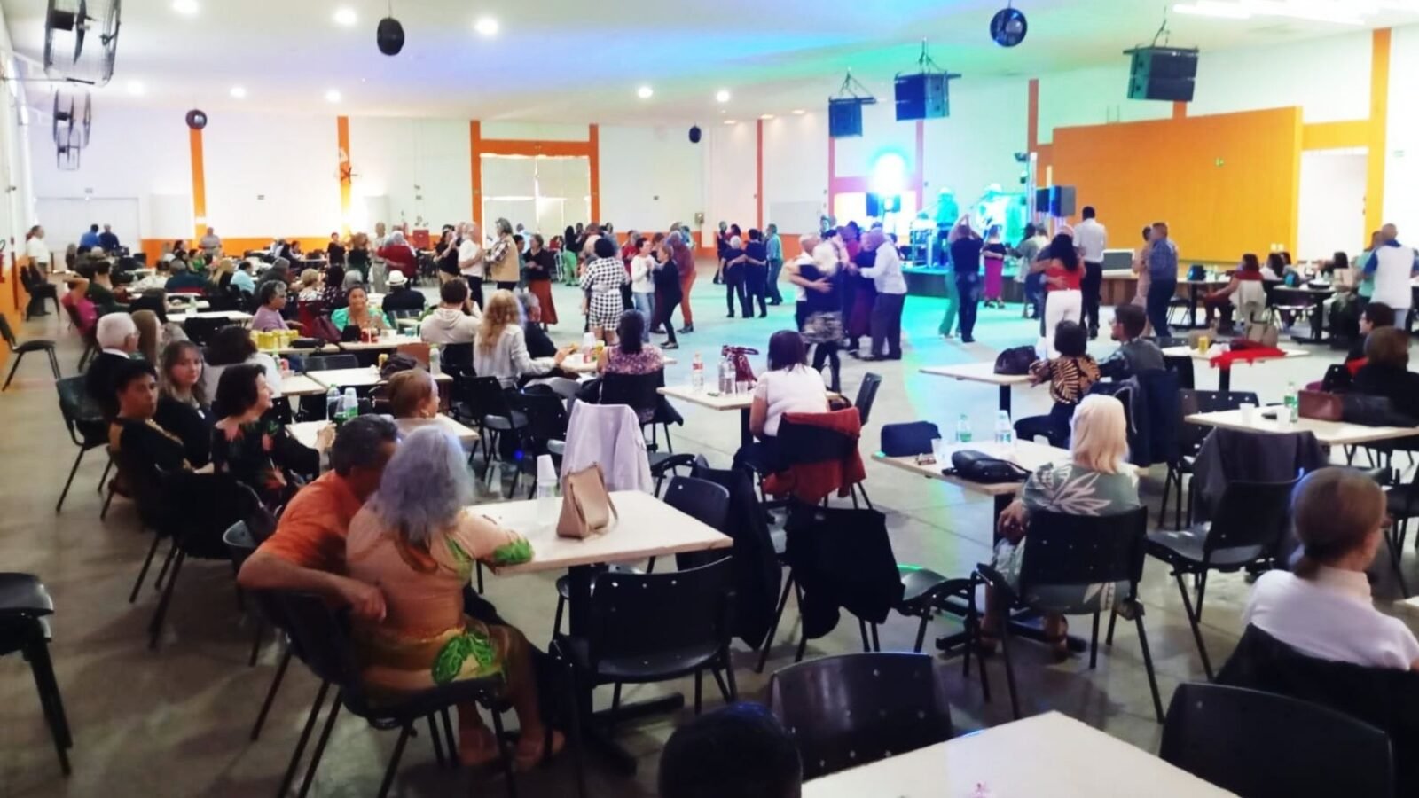 Primeiro baile do ano do Sindnapi promete animar aposentados em Americana