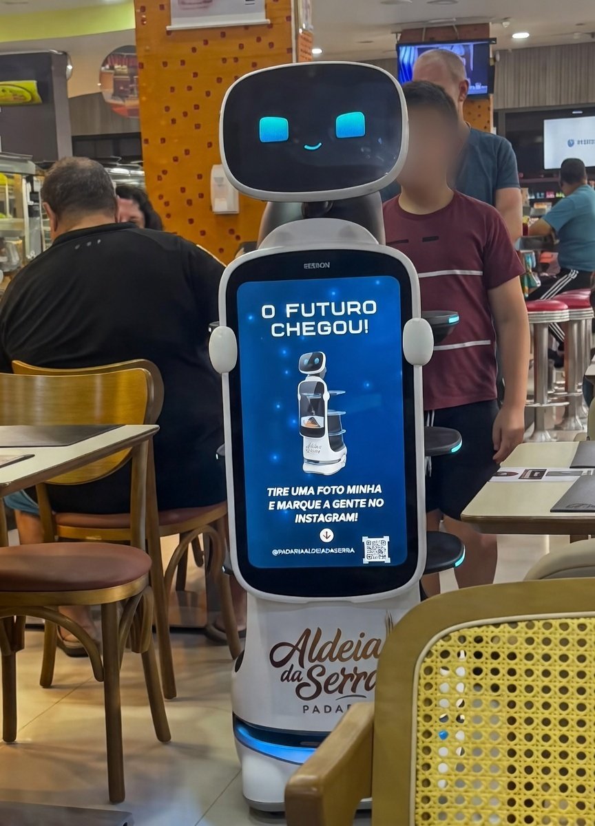 A inovação tecnológica e a IA estão tirando empregos em larga escala. Foto reproduzida das redes sociais. A inovação tecnológica e a IA estão tirando empregos em larga escala. Foto reproduzida das redes sociais.