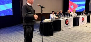 Ricardo Patah em evento em defesa de Cuba