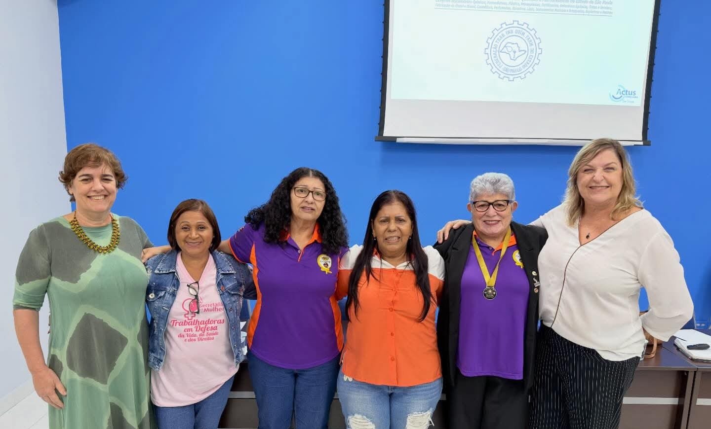 Andrea Angerami Gato, a primeira à esquerda, com Valclecia, Eunice Cabral, Maria Auxiliadora e demais dirigentes.
