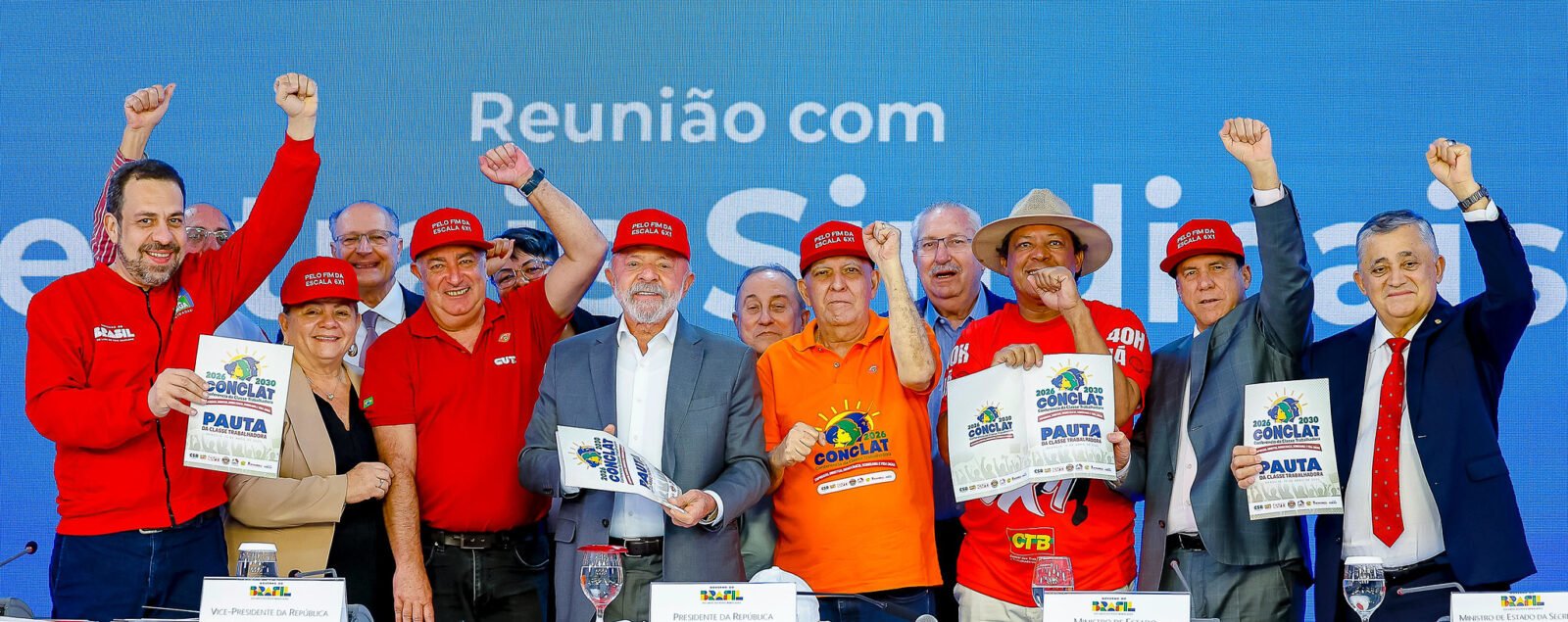 Lula, ministros e os presidentes das centrais sindicais/Foto: Ricardo Stuckert / PR