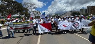 Trabalhadores da Alimentação destacam sua presença na CONCLAT 2026, com 500 participantes na marcha em Brasília.