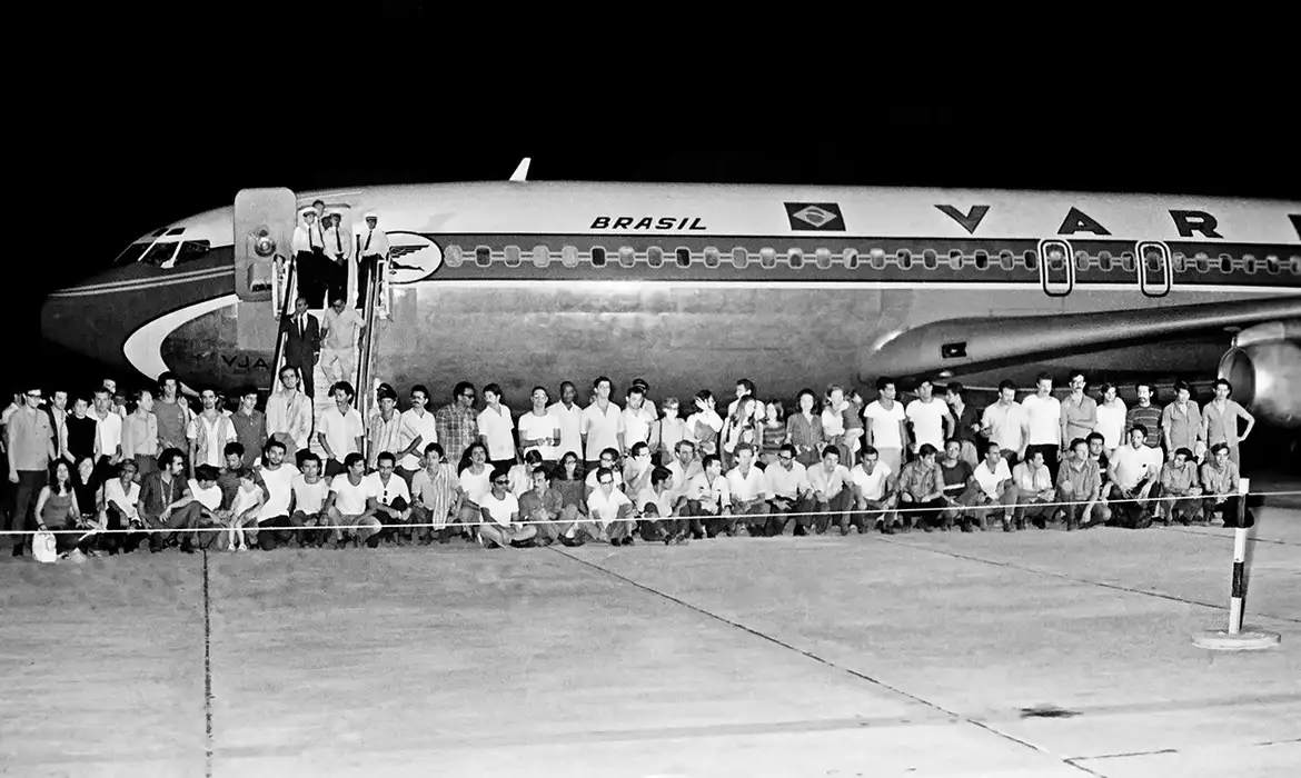 Presos políticos brasileiros exilados/Foto: Jean Marc Von der Weid/Arquivo pessoal Presos políticos brasileiros exilados/Foto: Jean Marc Von der Weid/Arquivo pessoal